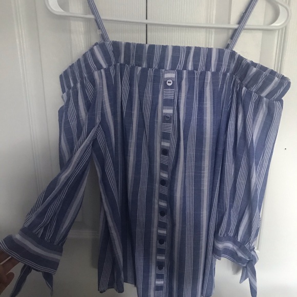 Top - Picture 2 of 4